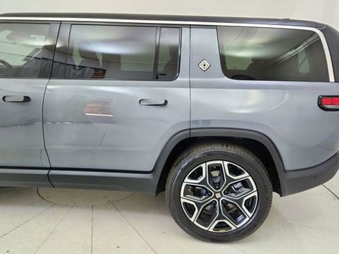 Used 2025 Rivian R1S Adventure image 10