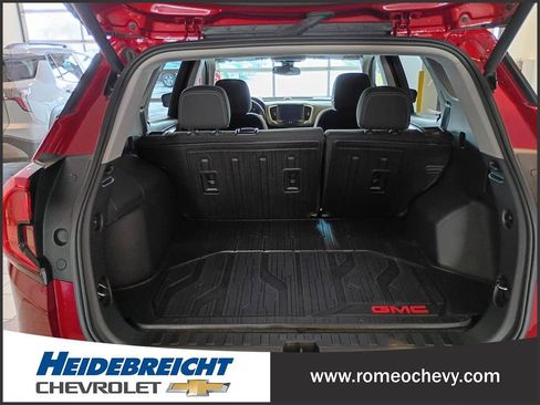 Used 2023 GMC Terrain SLE w/ Driver Convenience Package image 15