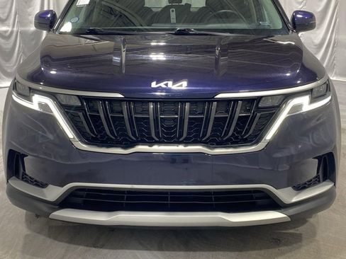 Used 2024 Kia Carnival LX FWD image 27