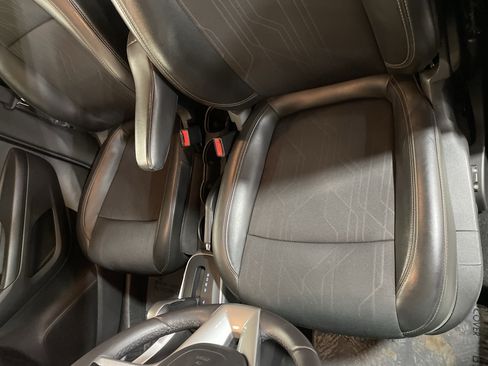 Used 2021 Chevrolet Trax LT w/ LT Convenience Package image 15