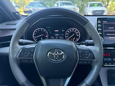 Used 2019 Toyota Avalon Limited FWD image 17