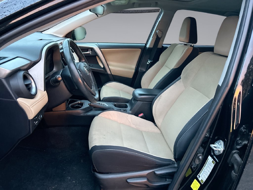 Used 2018 Toyota RAV4 XLE FWD image 11