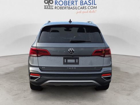 Used 2022 Volkswagen Taos SE image 4
