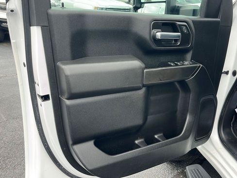 Used 2022 Chevrolet Silverado 2500 Custom w/ Custom Value Package AWD/4WD image 19