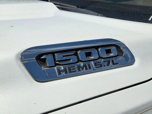 Used 2019 RAM 1500 Laramie RWD image 11