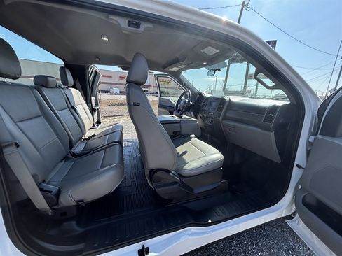 Used 2019 Ford F350 XL w/ Trailer Tow Package image 13