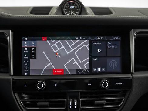 Used 2024 Porsche Macan Turbo image 22