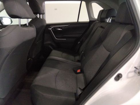 Used 2020 Toyota RAV4 XLE image 29
