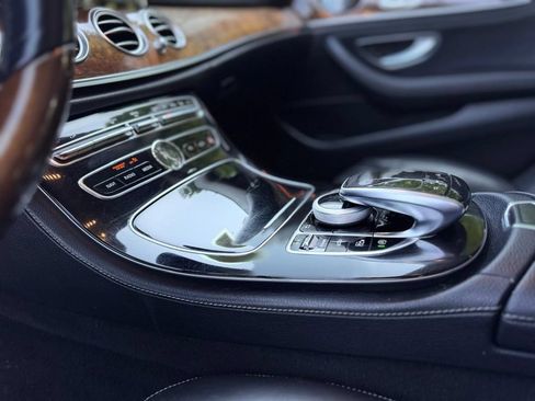 Used 2018 Mercedes-Benz E 400 4MATIC Wagon image 17