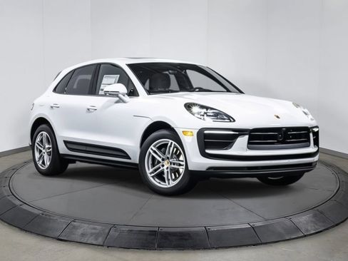 New 2025 Porsche Macan image 9