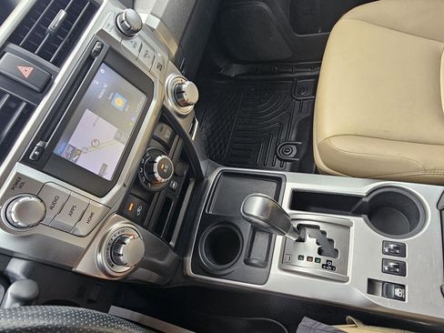 Used 2014 Toyota 4Runner SR5 Premium image 13
