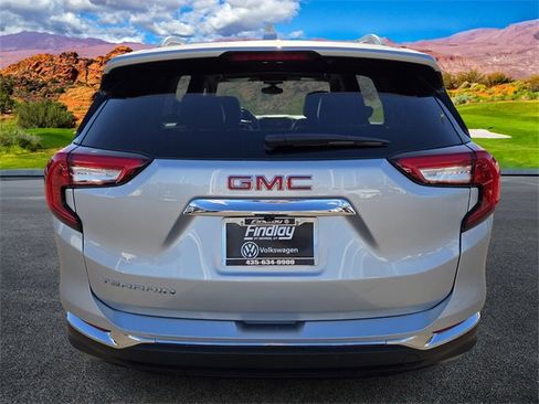 Used 2022 GMC Terrain SLT image 5