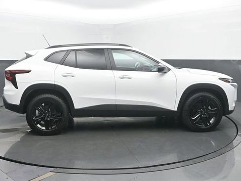 Used 2025 Chevrolet Trax ACTIV FWD image 6