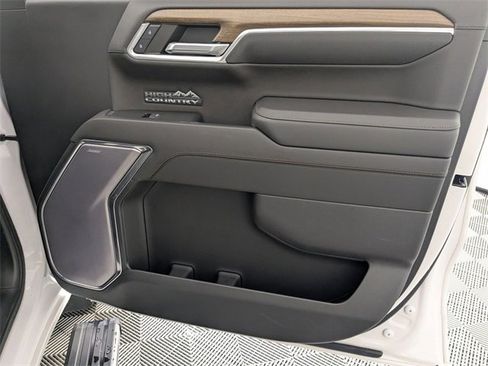 Certified 2022 Chevrolet Silverado 1500 High Country w/ High Country Premium Package image 35