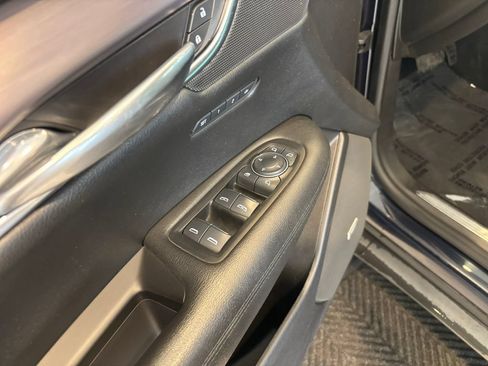 Used 2017 Cadillac XT5 Luxury w/ Driver Awareness Package AWD/4WD image 14