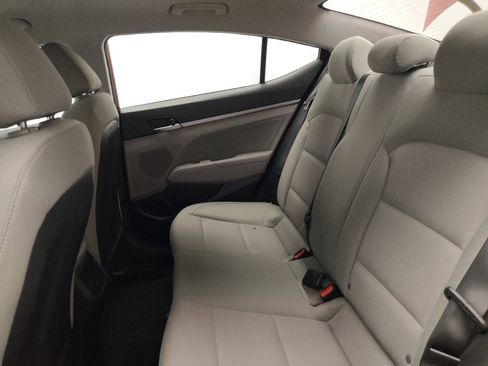 Used 2017 Hyundai Elantra SE FWD image 18