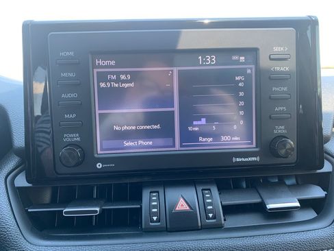 Used 2021 Toyota RAV4 XLE Premium image 20