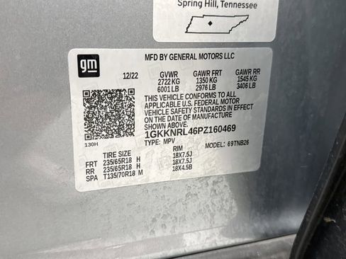 Used 2023 GMC Acadia SLE w/ Driver Convenience Package image 11