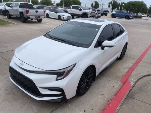 Used 2024 Toyota Corolla SE w/ SE Premium Package FWD image 1