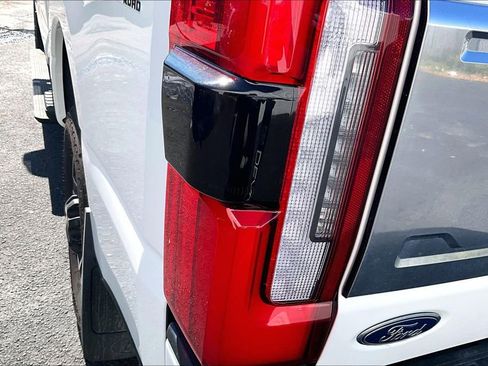 Used 2024 Ford F250 Platinum image 22