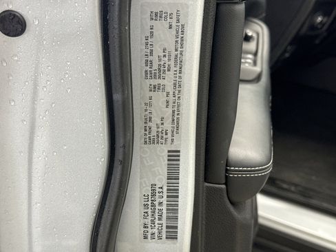 Used 2023 Jeep Grand Cherokee Altitude image 11