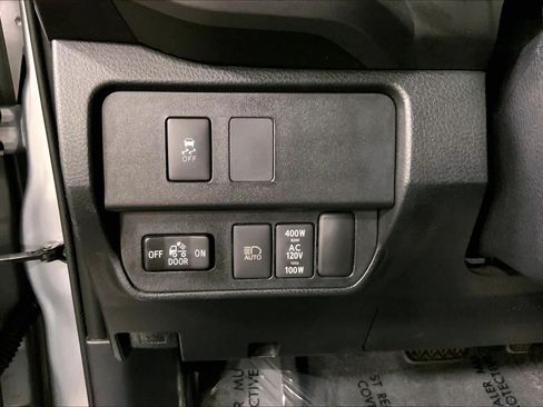 Used 2021 Toyota Tacoma TRD Off-Road w/ TRD Premium Off Road Package AWD/4WD image 35