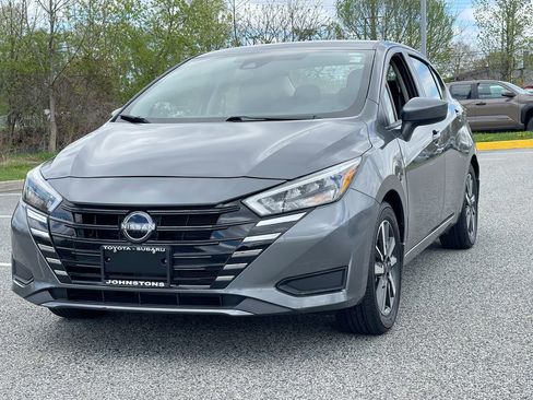 Used 2025 Nissan Versa SV w/ Trunk Package FWD image 2