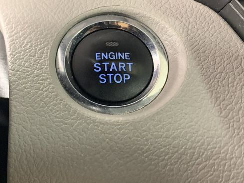 Used 2018 Toyota Sienna XLE Premium image 18