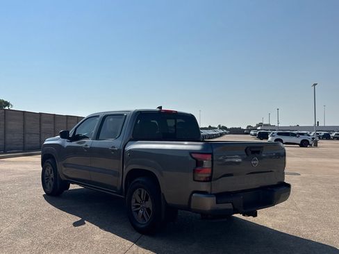 Certified 2025 Nissan Frontier SV w/ Tow Package RWD image 17