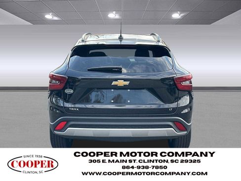 Used 2024 Chevrolet Trax LT FWD image 6