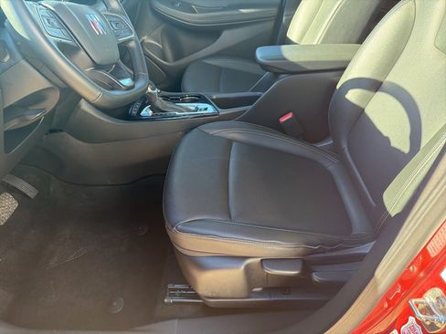 Used 2024 Buick Encore GX Sport Touring image 7