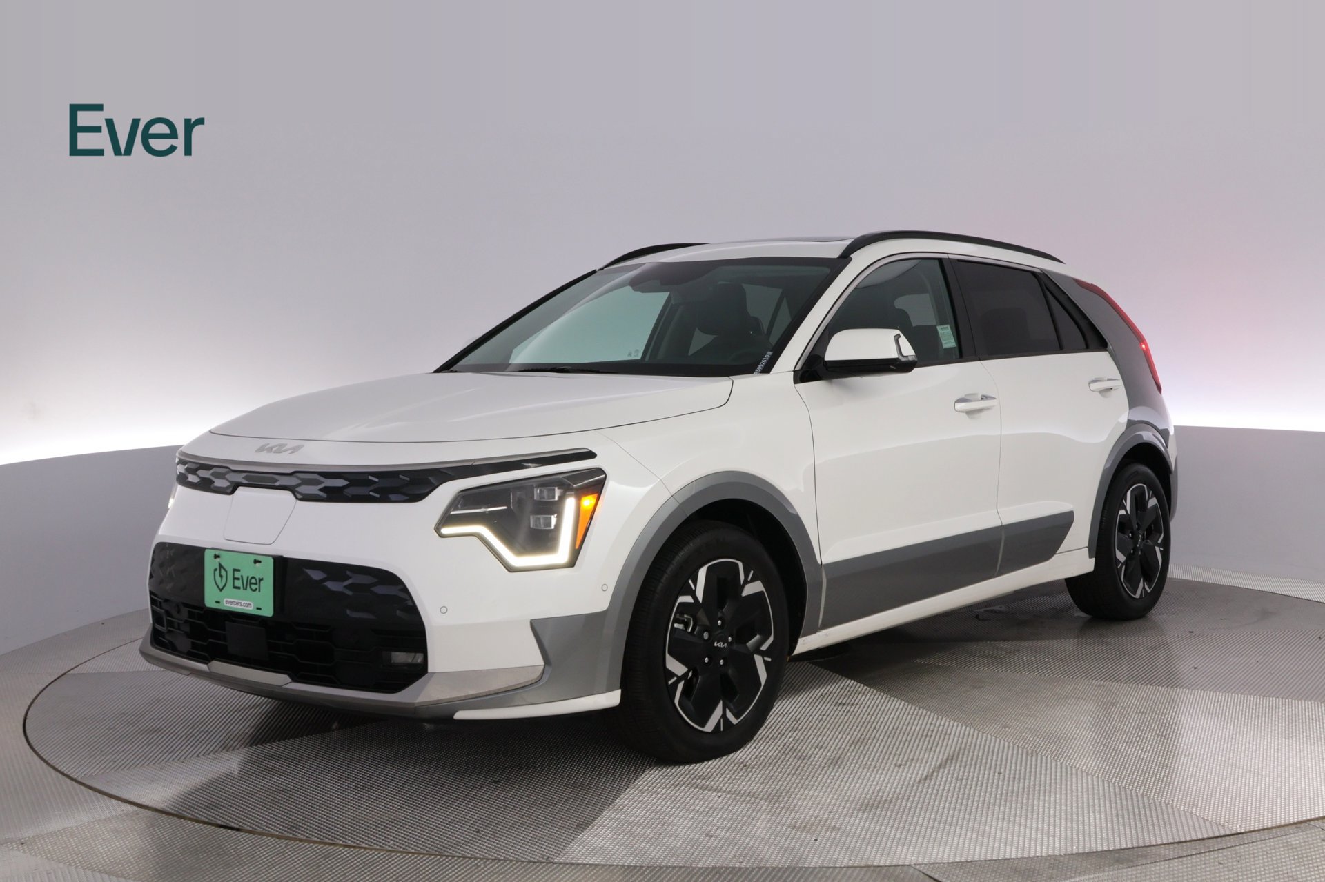 Used 2024 Kia Niro Wave w/ Wave Preserve Package FWD image 2
