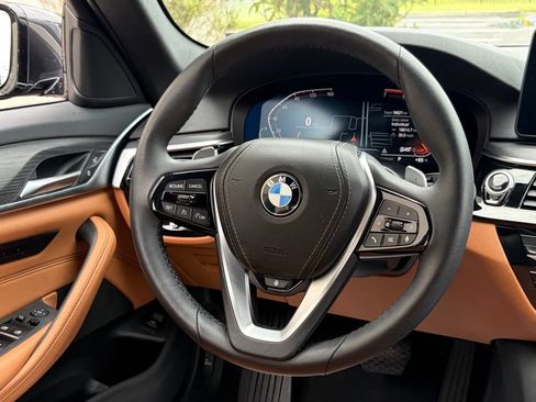 Used 2023 BMW 530i w/ Convenience Package RWD image 25