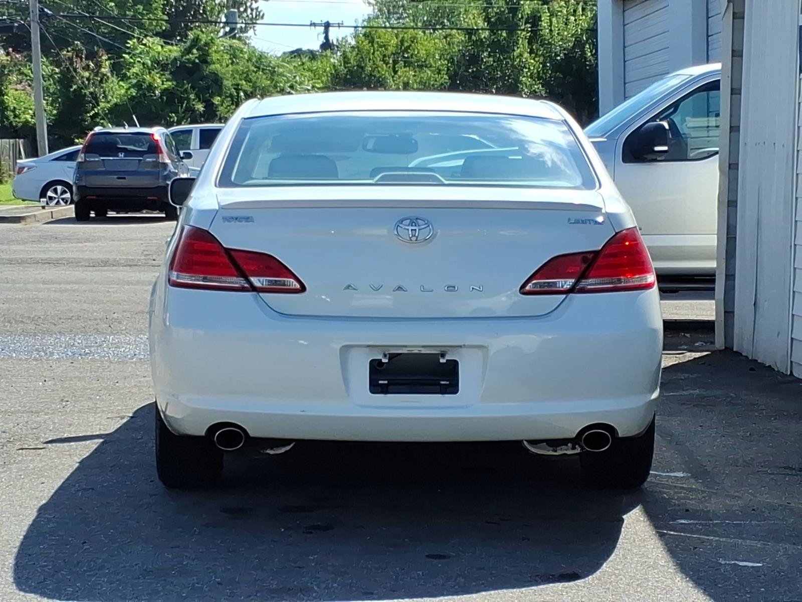 Used 2007 Toyota Avalon Limited FWD image 4