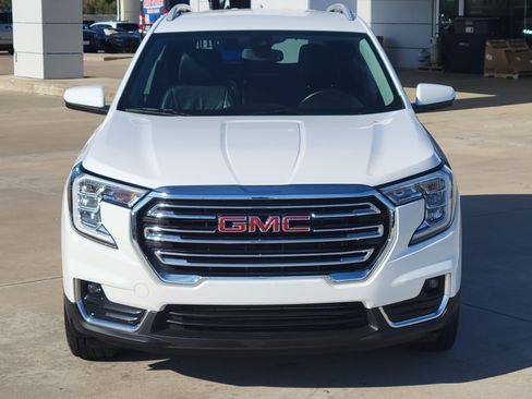 Used 2023 GMC Terrain SLT image 8