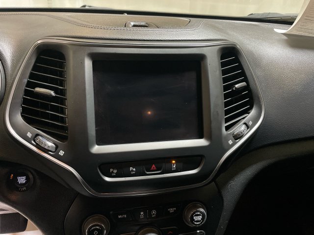 Used 2023 Jeep Cherokee Altitude Lux AWD/4WD image 14