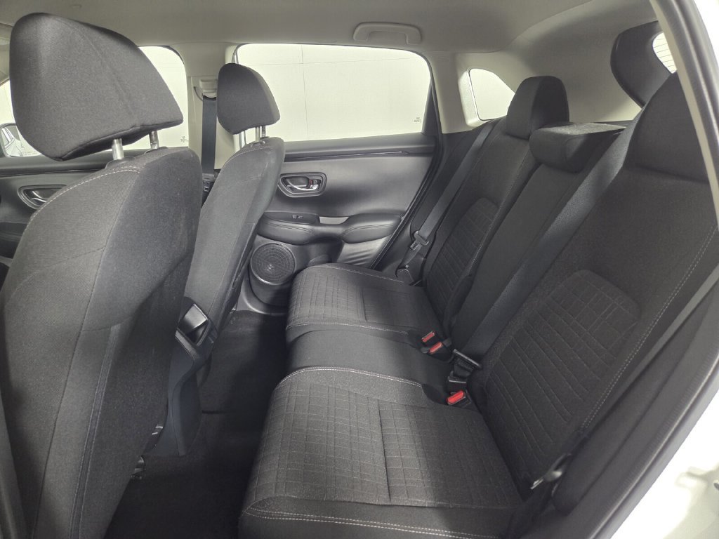 Used 2023 Honda HR-V LX image 41