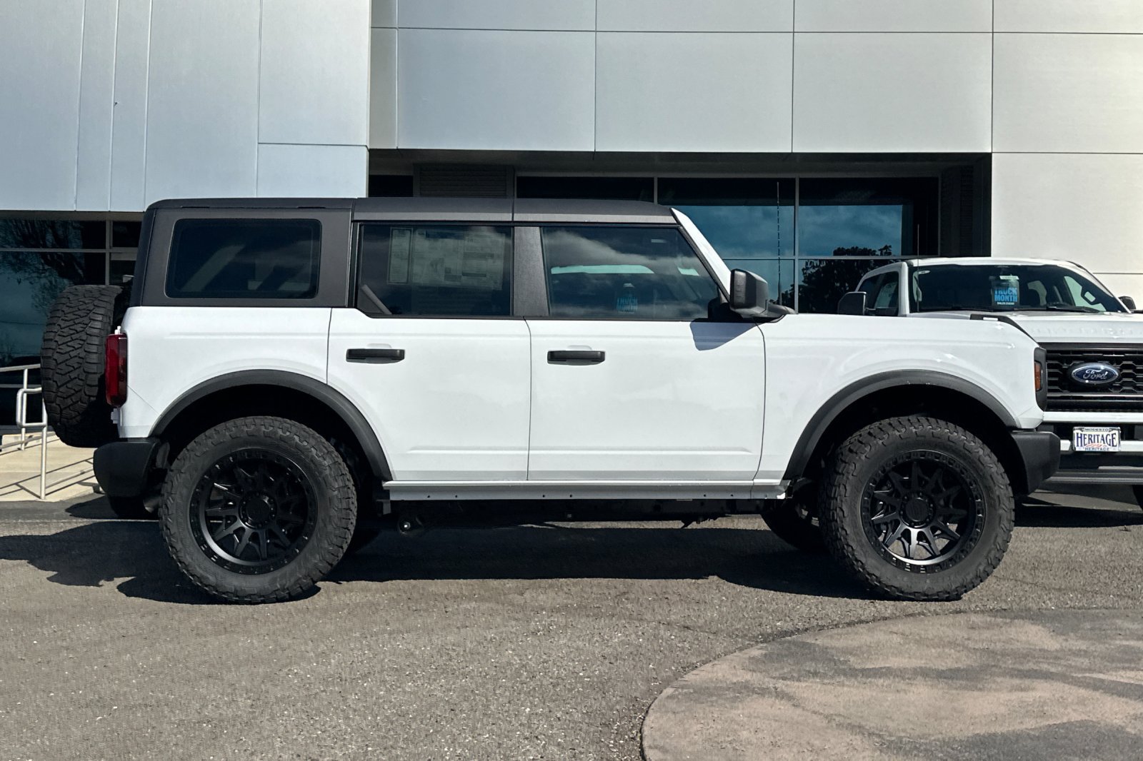 Used 2025 Ford Bronco 4-Door AWD/4WD image 30