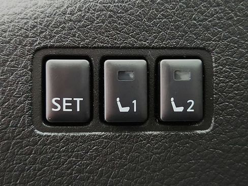 Used 2019 Nissan Rogue SV w/ Sun & Sound Touring Package AWD/4WD image 19