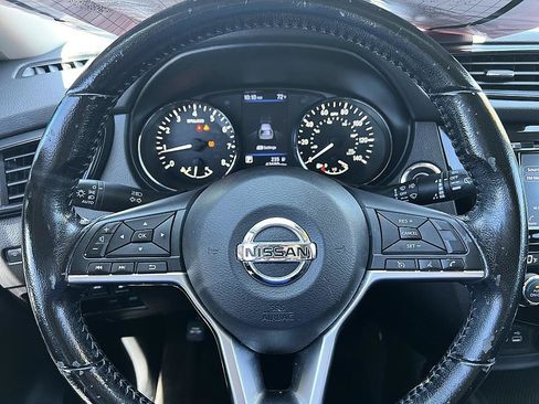 Used 2020 Nissan Rogue SV FWD image 22