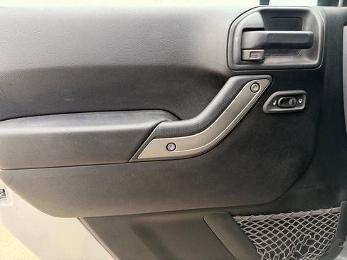 Used 2018 Jeep Wrangler Unlimited Sport S image 16