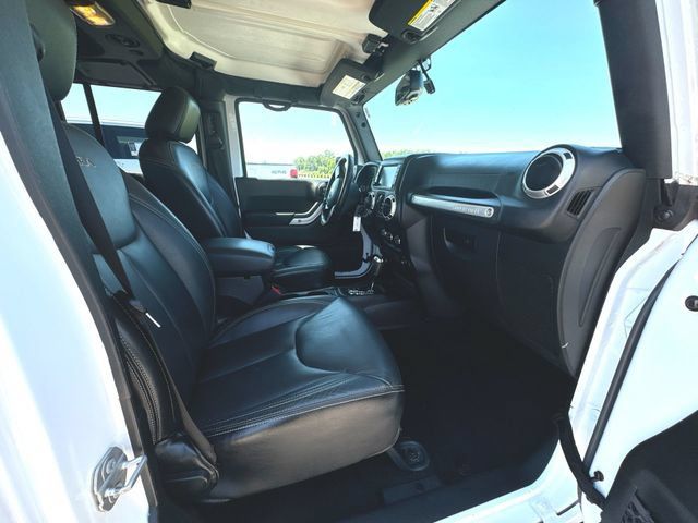 Used 2016 Jeep Wrangler Unlimited Sahara w/ Max Tow Package AWD/4WD image 26