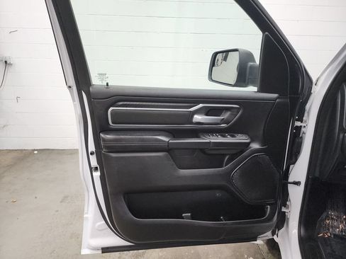 Used 2025 RAM 1500 Big Horn AWD/4WD image 9