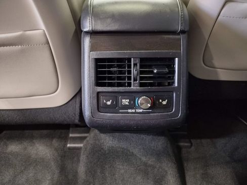 Used 2018 Toyota Avalon Limited w/ Carpet Mat Package FWD image 36