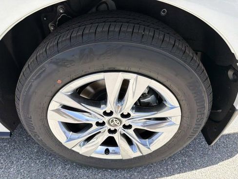 New 2026 Toyota Sienna Limited FWD image 31