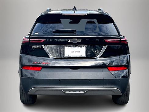 Certified 2023 Chevrolet Bolt EUV LT w/ Convenience Package image 6