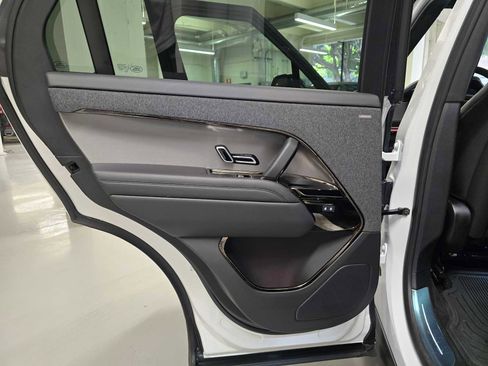 Used 2025 Land Rover Range Rover Sport SE AWD/4WD image 20