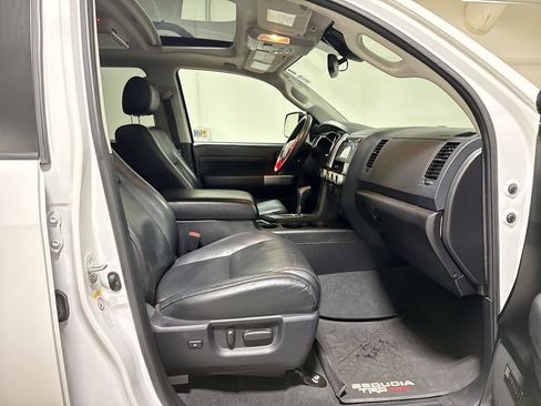 Used 2020 Toyota Sequoia TRD Pro AWD/4WD image 23