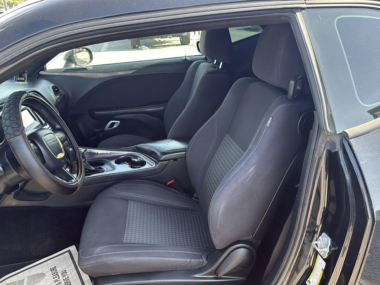 Used 2015 Dodge Challenger SXT RWD image 9