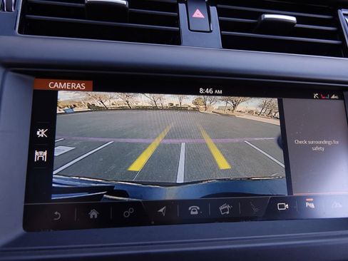 Used 2018 Land Rover Discovery SE image 41